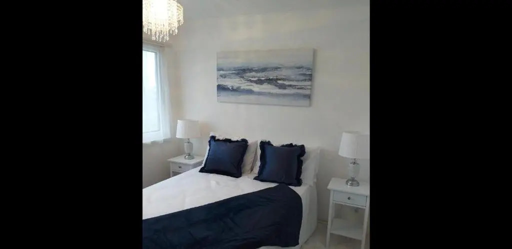 2 Bed Chalet Sleeps 4- Parking Garden Near Beach