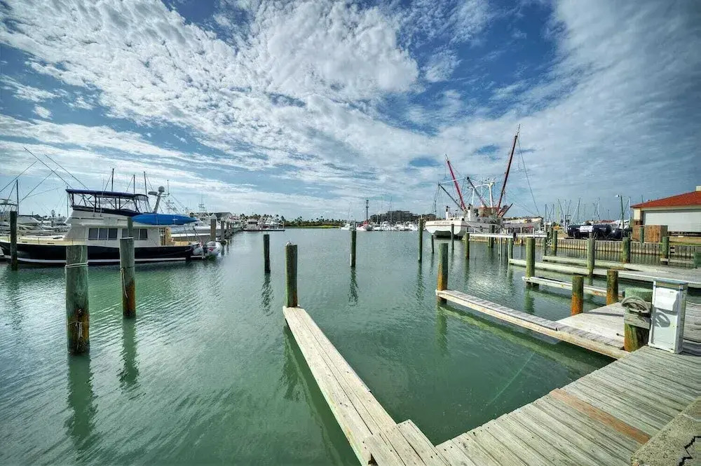 Reel Life Dreams by Avantstay Pool + Near Beach!