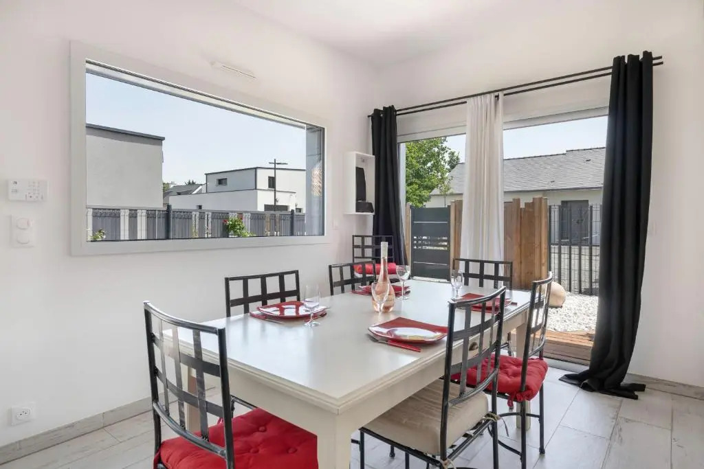 Maison moderne pour 4 personnes a Saint-Gildas-de-Rhuys