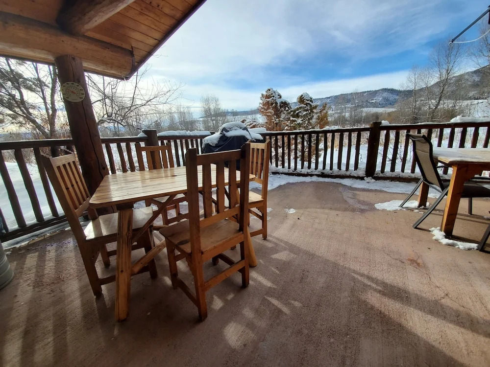 Steamboat Mountain Lodge