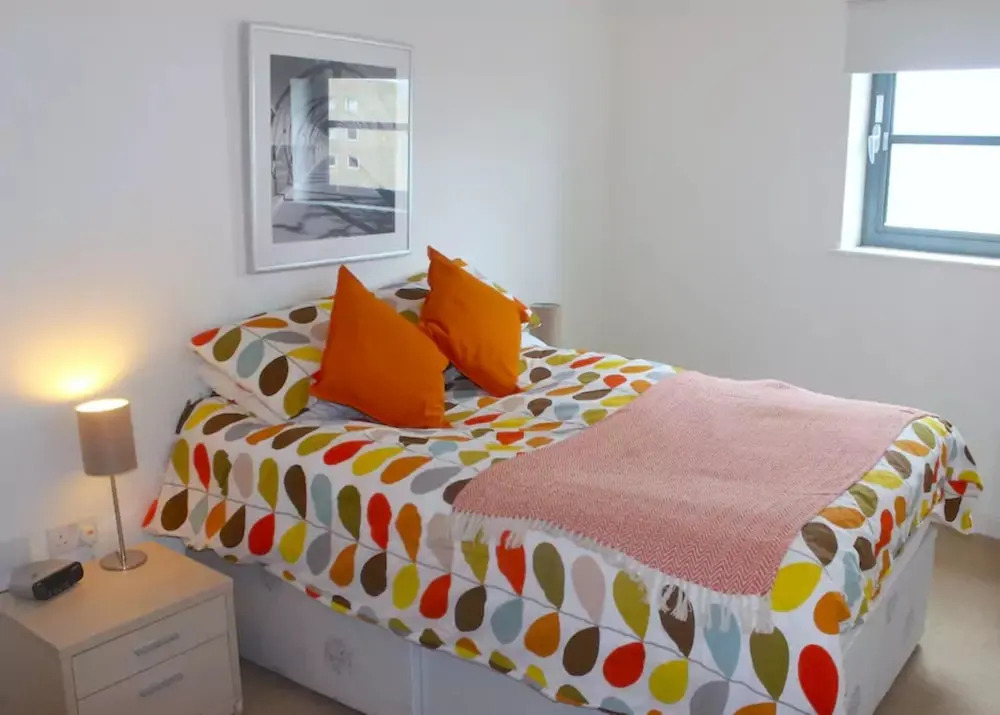 2 Bedroom Flat In Limehouse