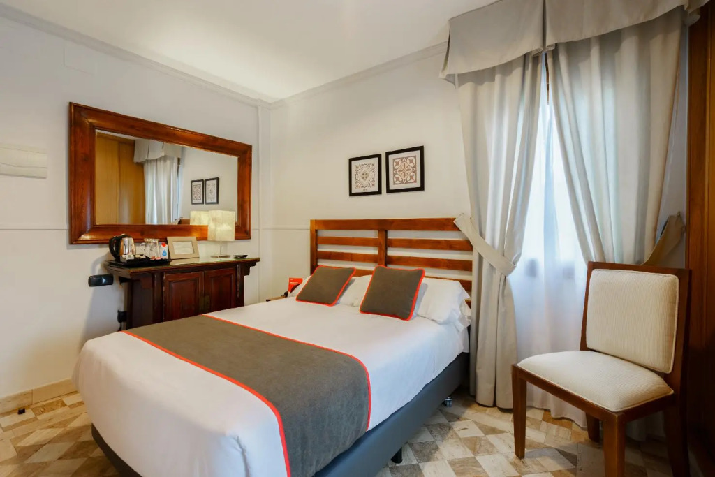 Hotel Reina Mora