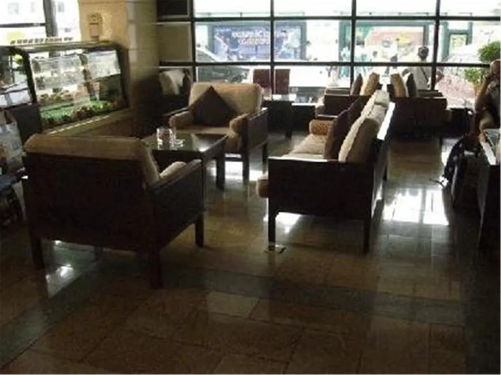 Warm Yes Hotel