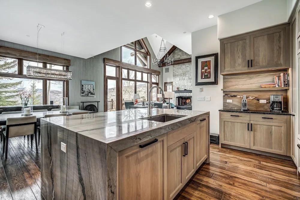 Luxury renovation! Ski-in/Ski-out 5 Br Private Townhome, Top of Bachelor Gulch - majestic view & exclusive location! by RedAwning