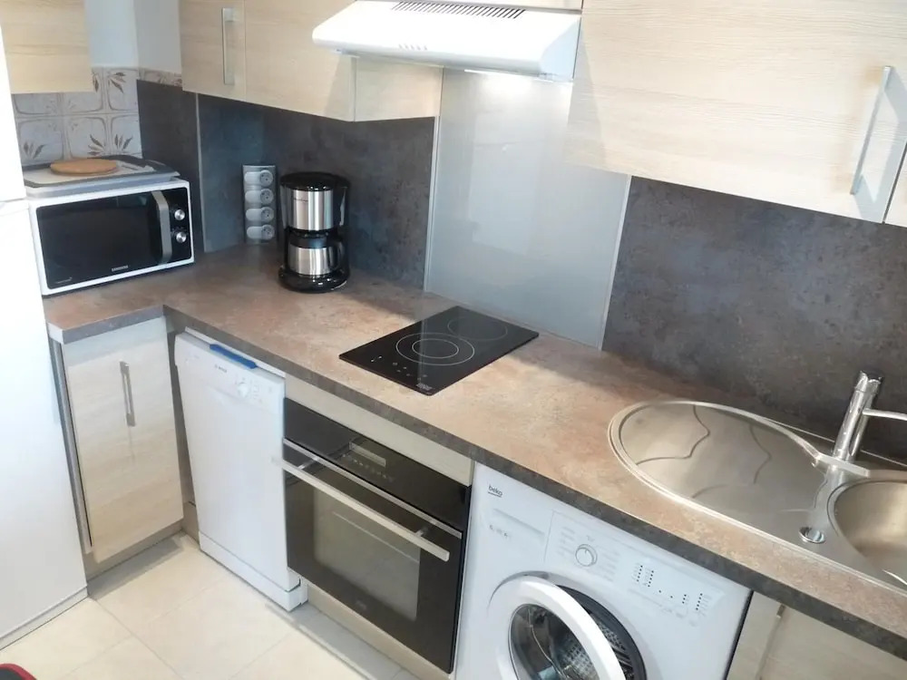Spacious Studio in the Center of Cannes Nice Terrace Easy Walk to the Croisette and Palais - 1923