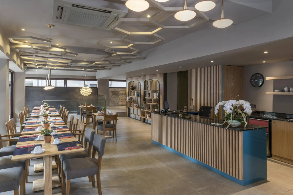 Upsuites Hotel
