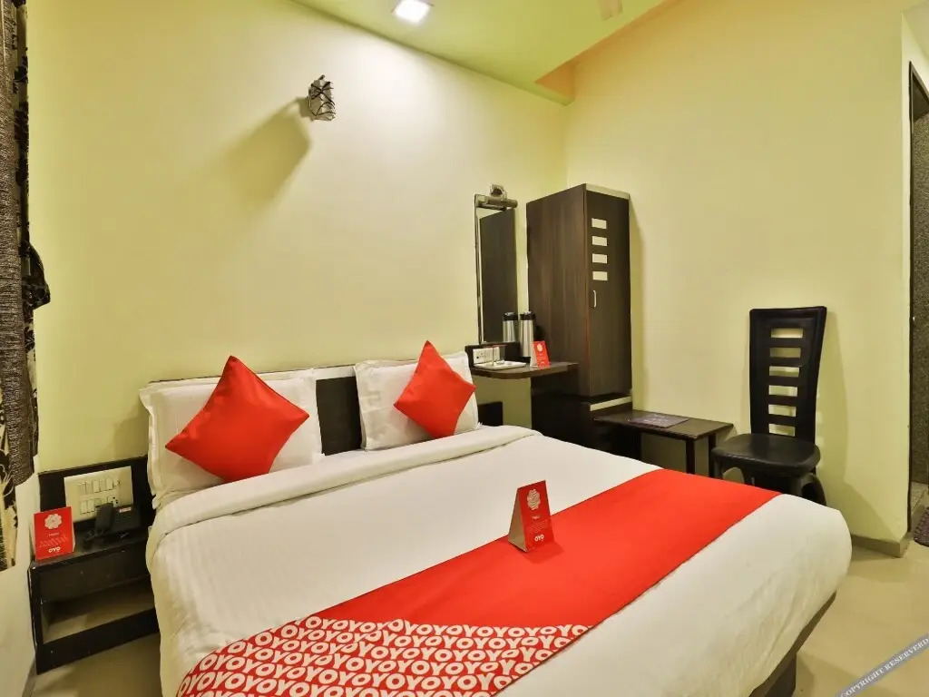 Hotel Santro By OYO Rooms