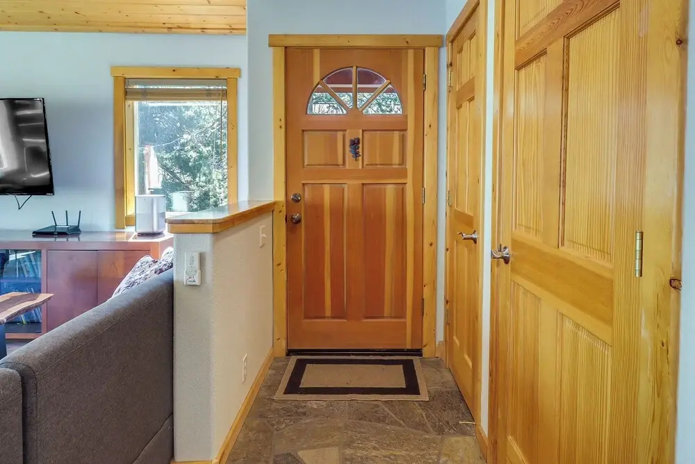 Truckee Retreat w/ Fireplace & Community Amenities