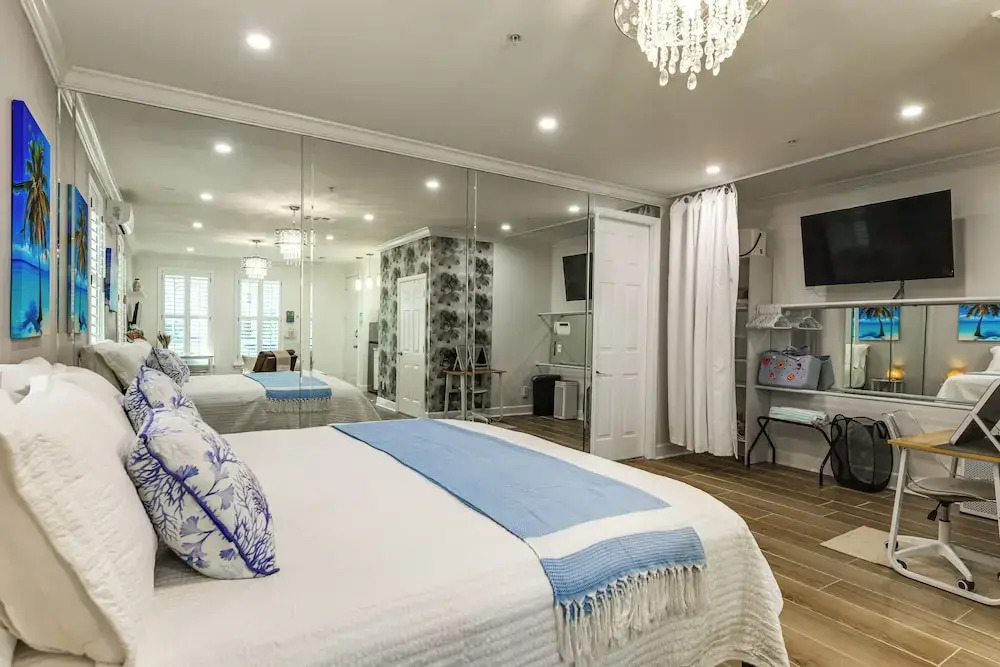 Pet-friendly Studio: 6 Mi to Jupiter Beach Park!