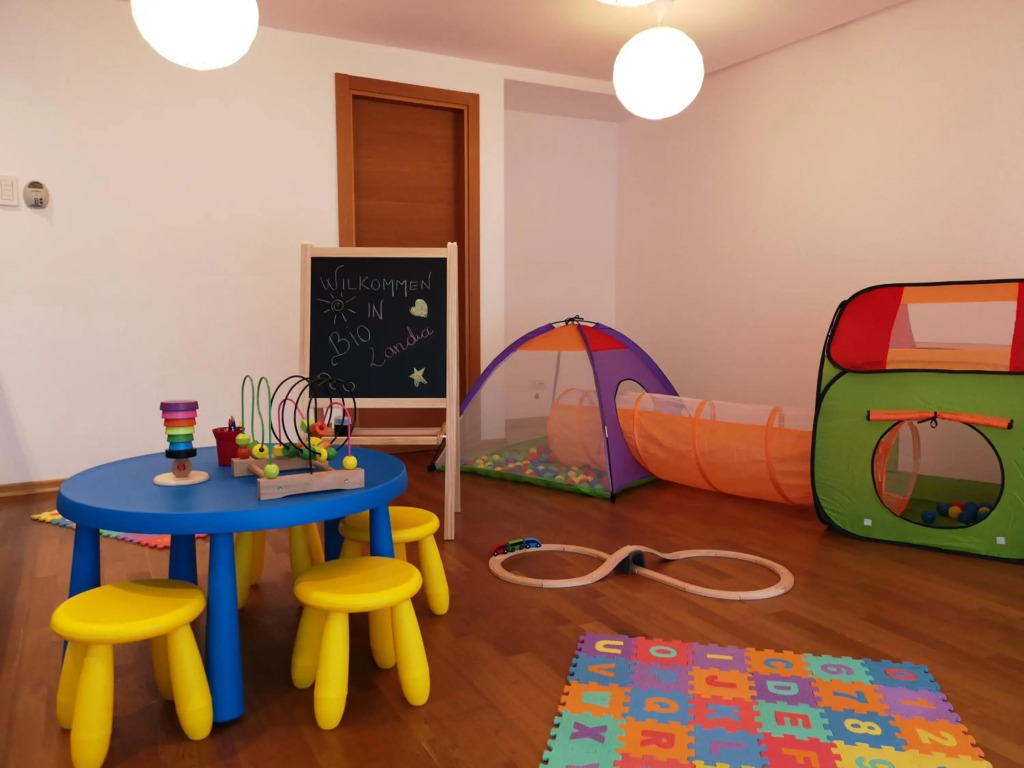 Lacroma Bio Hotel & Apartments