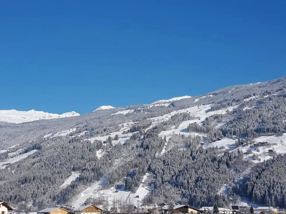 Cozy Apartment in Zell am Ziller Balcony