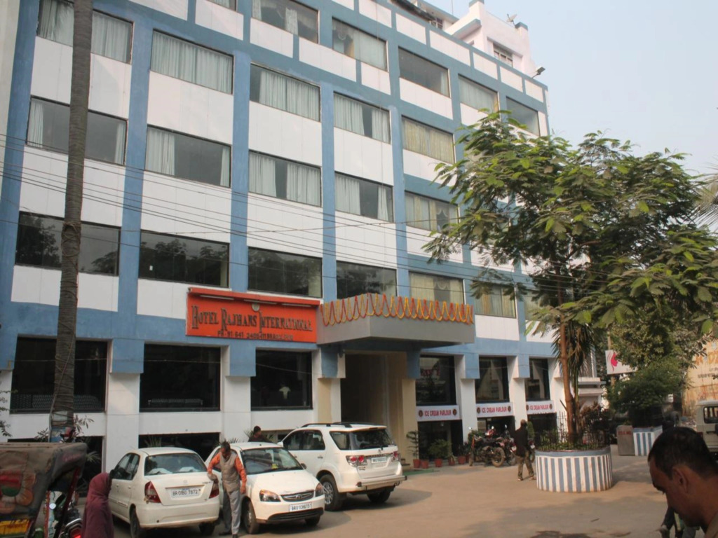 Hotel Rajhans International