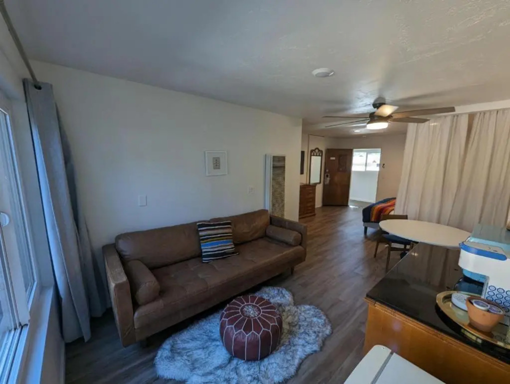 Sierra Blue Hotel & Swim Club