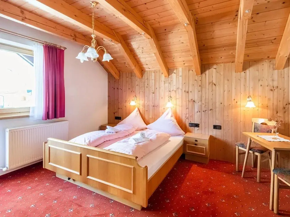 Sunlit Apartment near Ski Area in Längenfeld