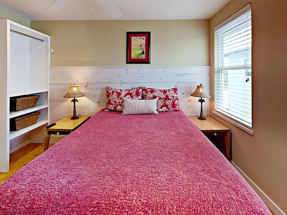 Station Street - 4 Br Townhouse