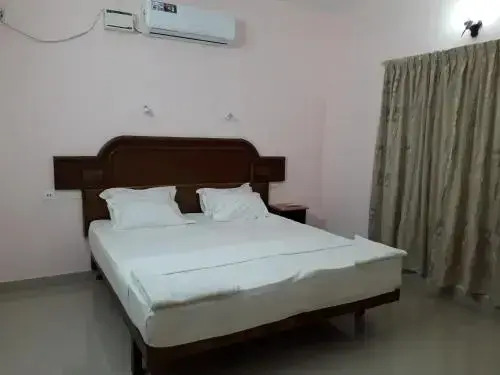 Linchu Ayur Resort
