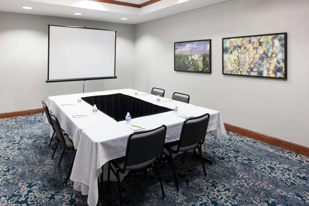 Hilton Garden Inn Naperville/Warrenville