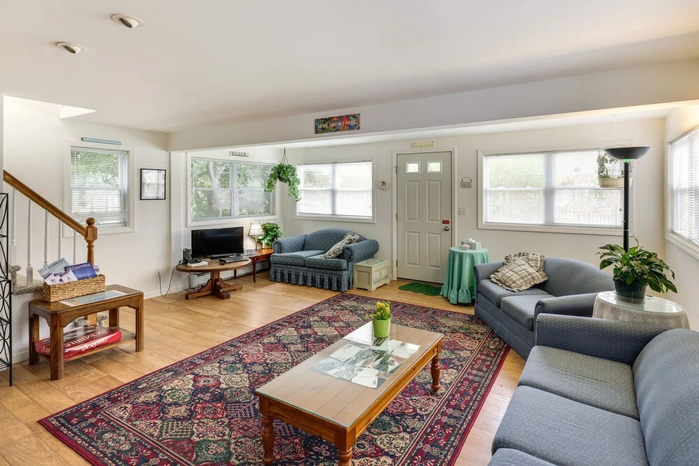 Charming Old Saybrook Home: Half-Mi to Sand & Sea