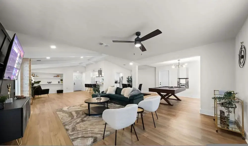 Spacious 6 Bed House Airport Pet Friendly AFB