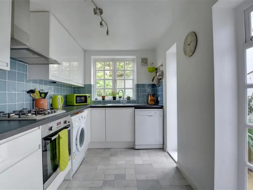 Light and Spacious Cottage, Located in the Pleasant Centre of Brighton