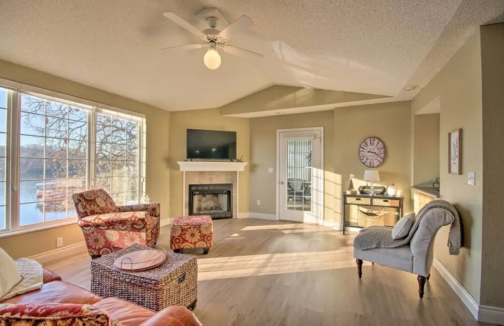 Private Dock! Waterfront Family Gem in Lake Ozark
