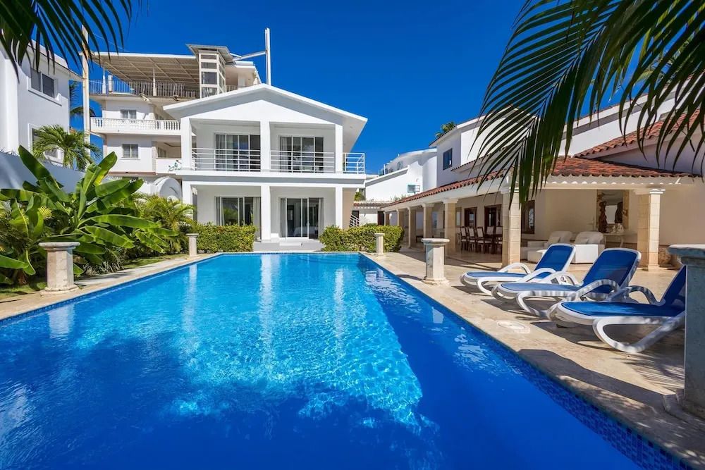 Beachfront 7BR Villa With Pool Maid Los Corales