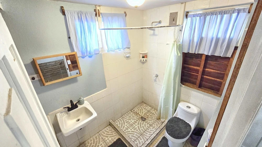 2 Casitas for 8 Guests on Beach Front w Pool AC