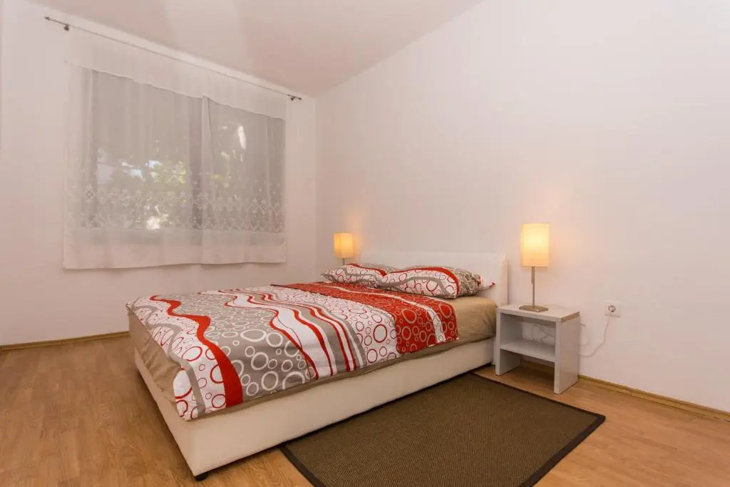 Apartments Bee Maja