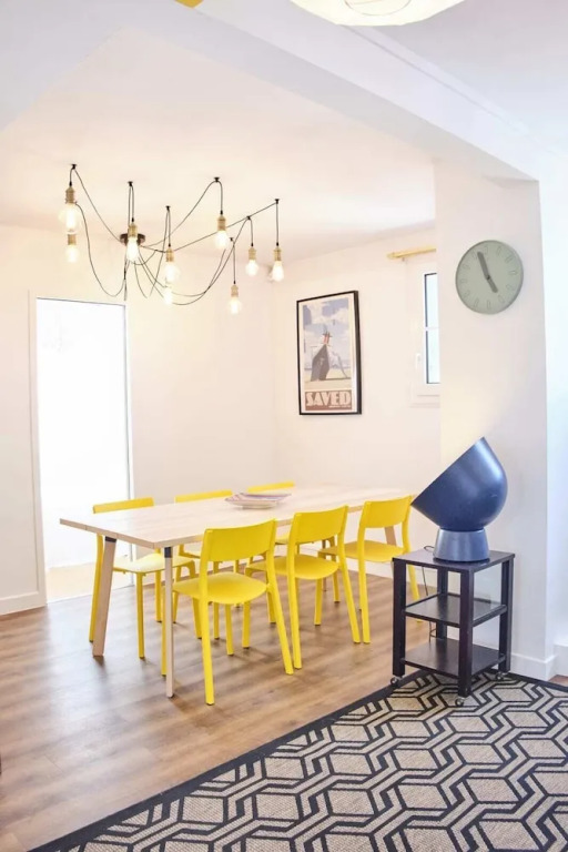 3 Bedrooms Hypercenter Terrace and Parking