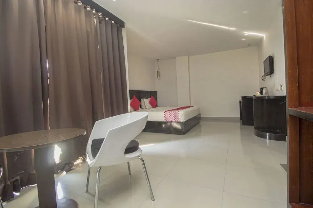 Kava Suites By OYO Rooms