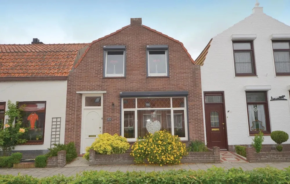 Stunning Home In Breskens With Wifi