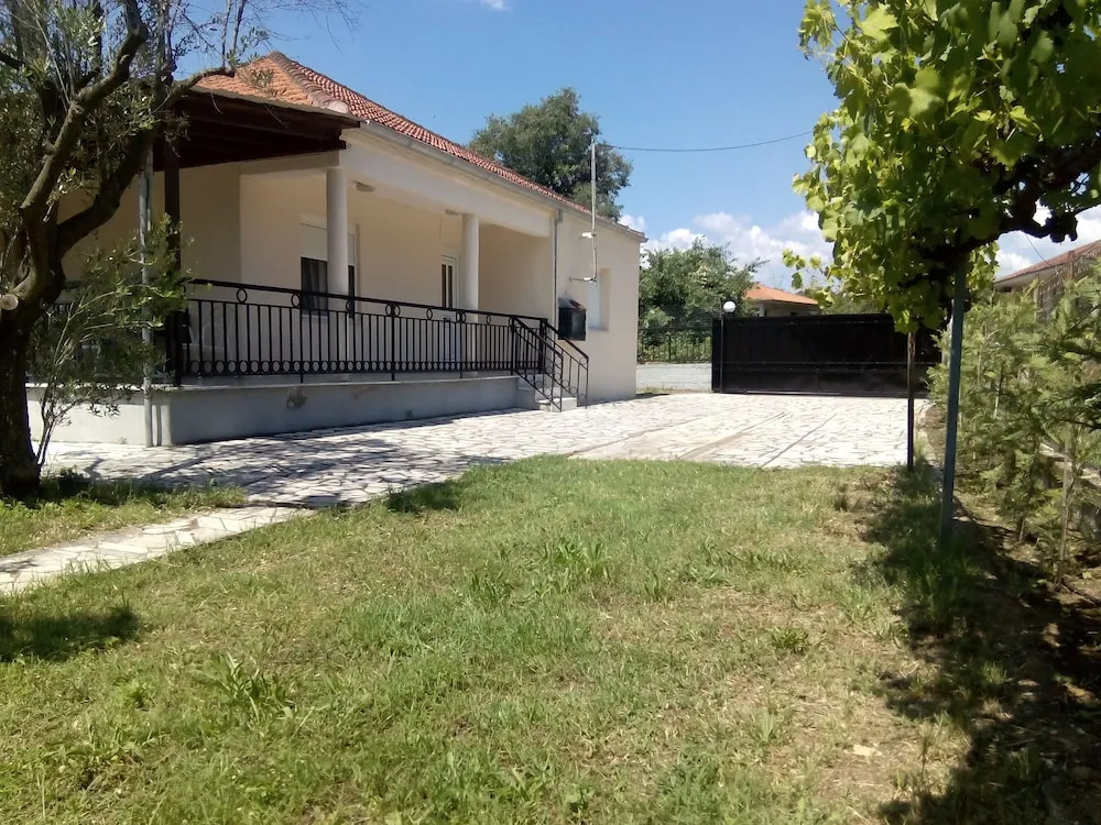 Kastraki House with a view