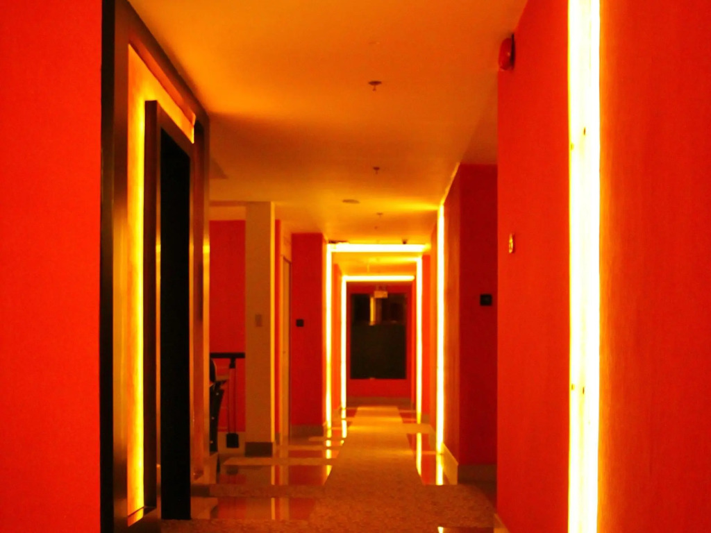 Eloisa Royal Suites