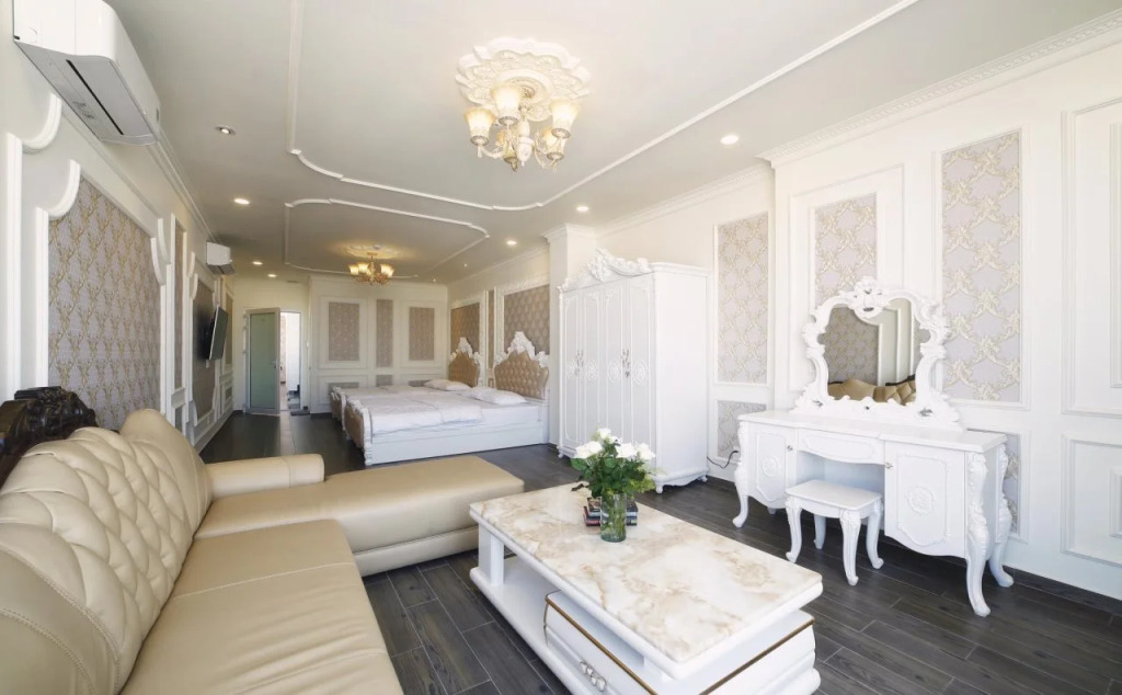 royal hotel bà điểm hồ chi minh
