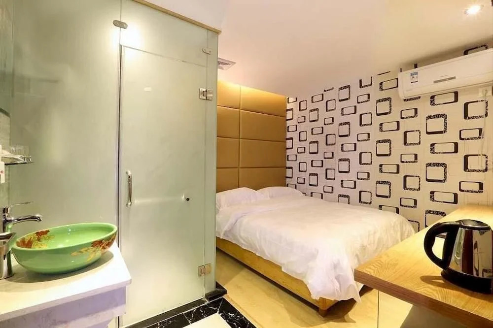 Lushang Tianjie Quick Hotel