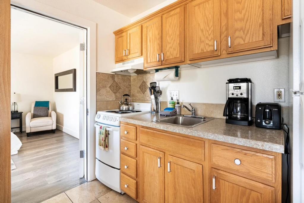 Walk to Downtown Bend&River! Fireplace, quiet