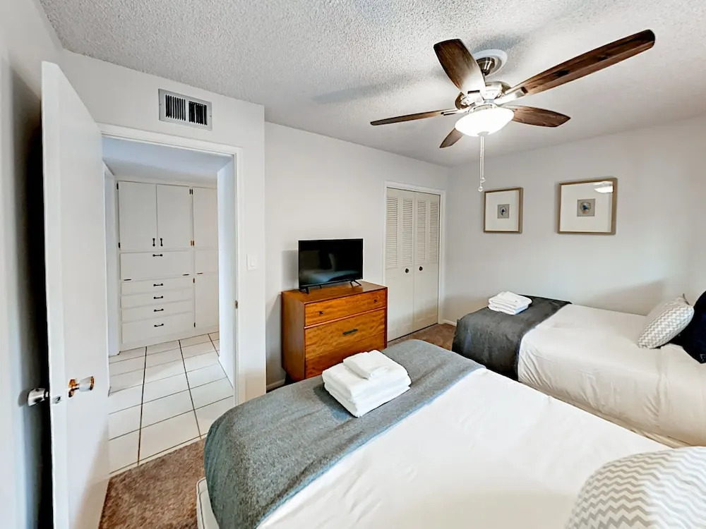 8226 E Northland Dr House 3 Bedrooms 2 Bathrooms Home