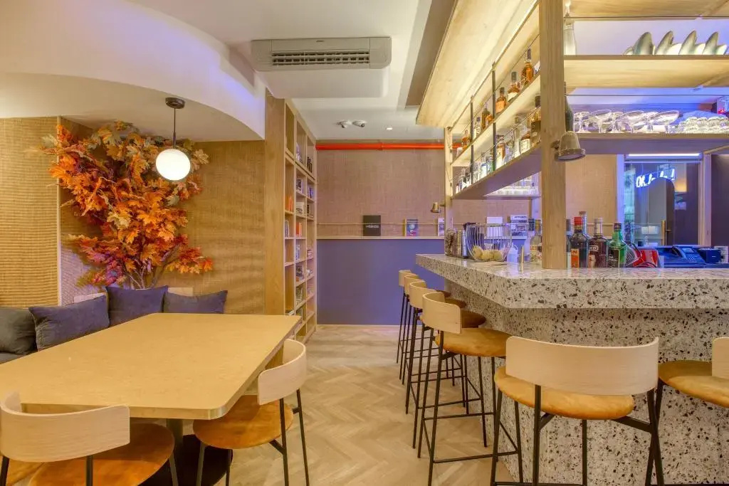 Oh la la ! Hotel Bar Paris Bastille