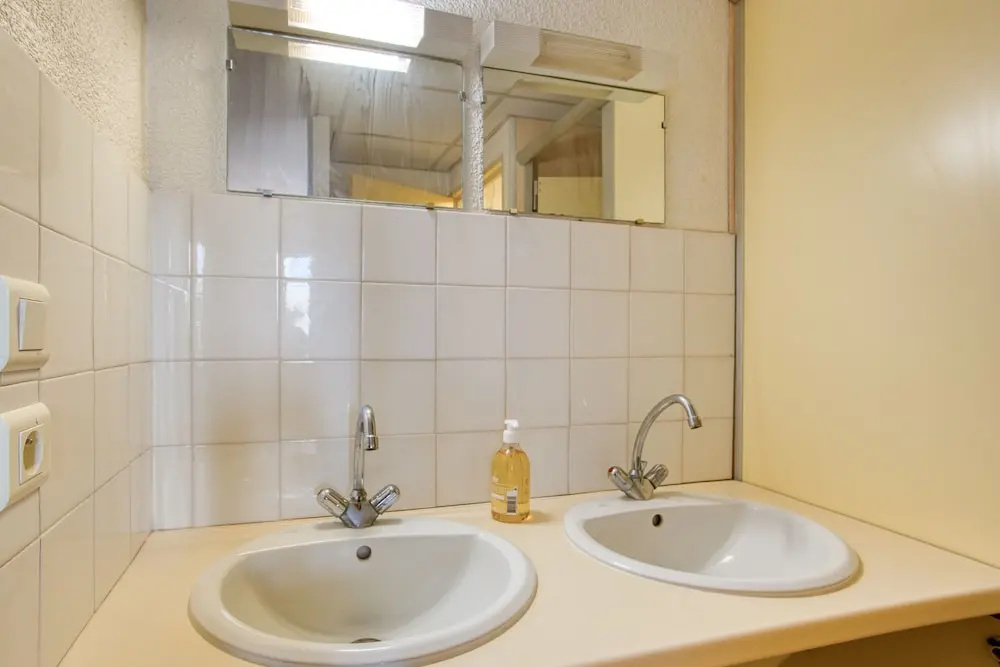 Auberge de Fréjus Saint-Raphael - Hostel