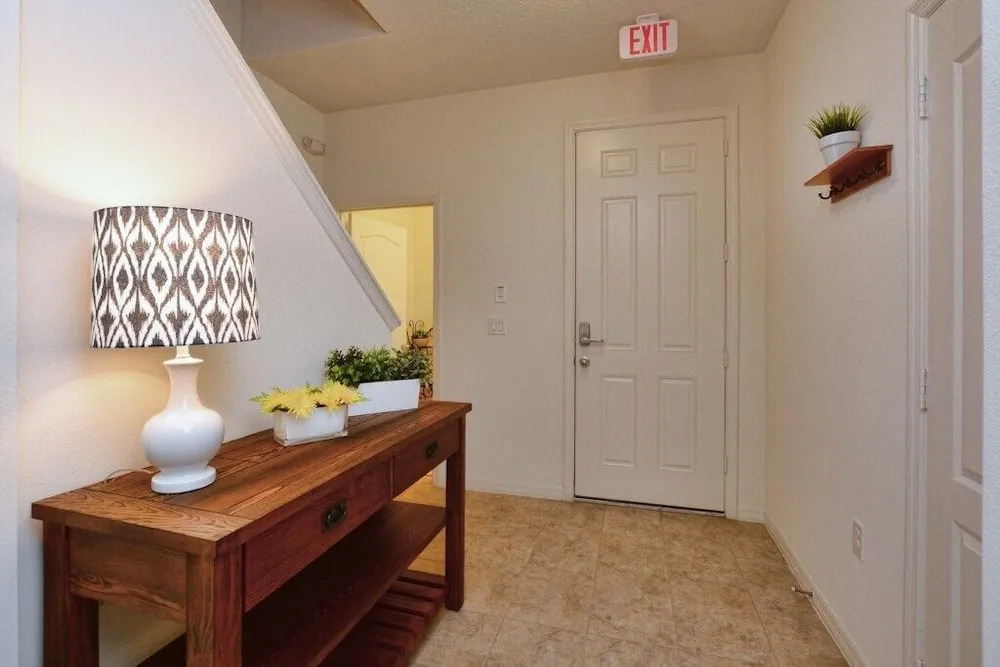 Compass Bay- 4 Bedroom Townhome- 1950cy Townhouse