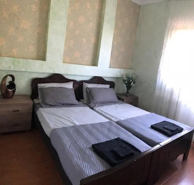 Mzeos House