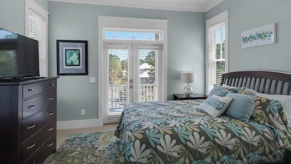Seagrove 5 Bedroom - Deeded Beach - Elevator - Community Pool - Sleeps 12!