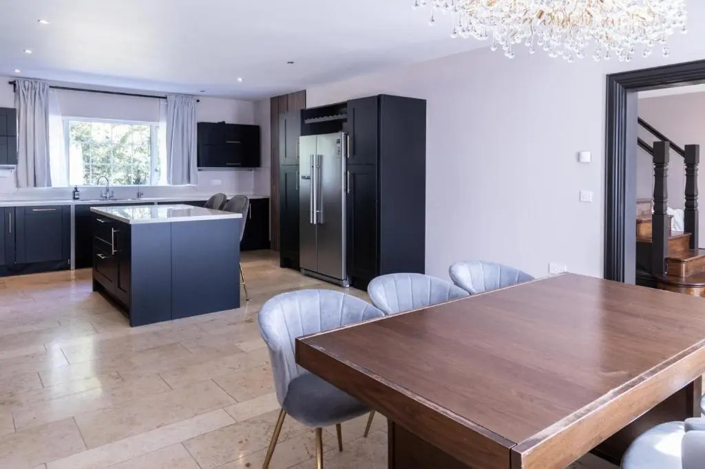 Luxurious 4BD Family Retreat in Magherafelt