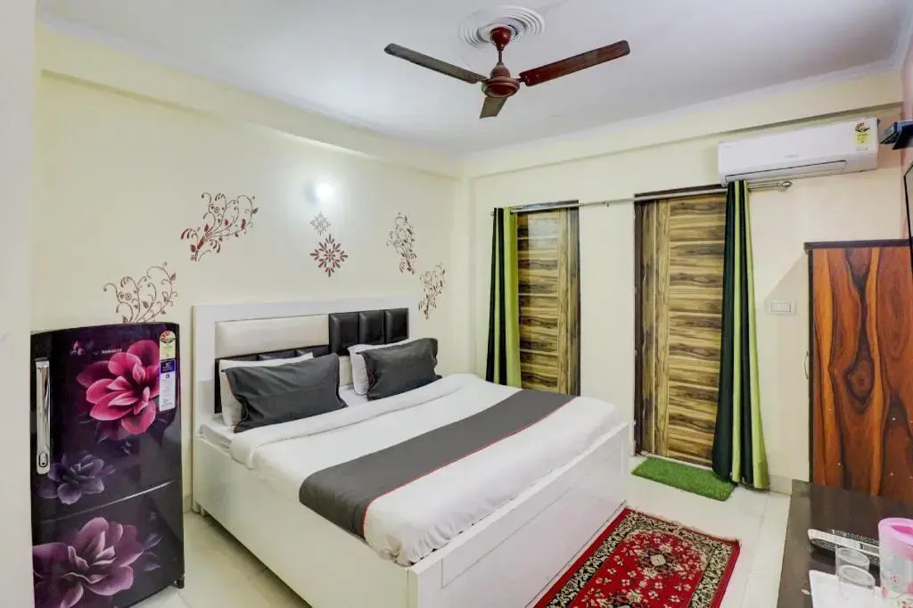 Super Hotel O Shankar Hotel Ghaziabad Railway Station
