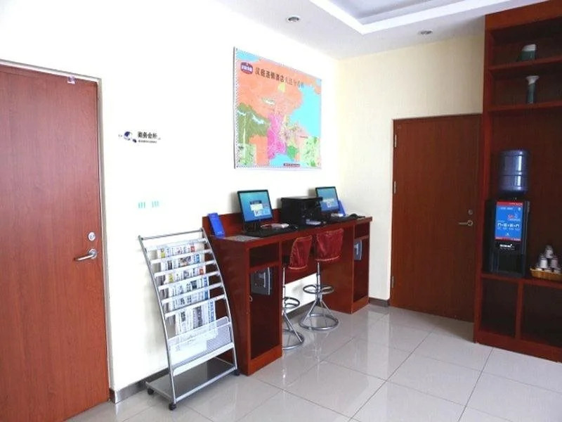 Hanting Express Dalian Development Zone Jinma Road