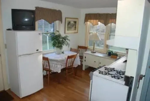 Halyard Guest House