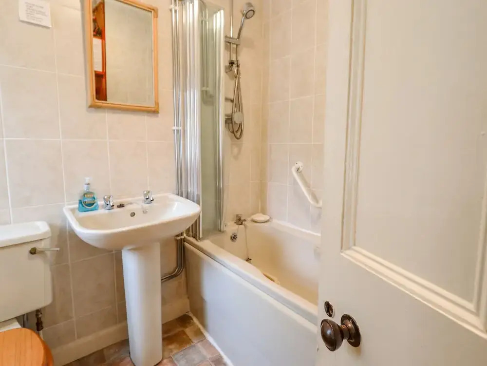 Pump Cottage, 8 Glyn Terrace