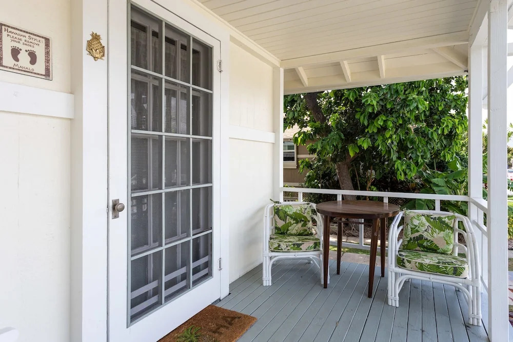 Upgraded 2br W/ Diamond Head Views - Walk To Beach 2 Bedroom Cottage