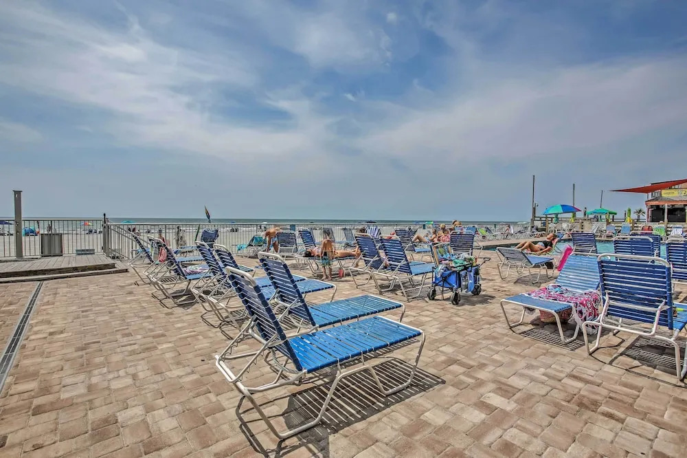Condo w/ Beach Access & Community Amenities!