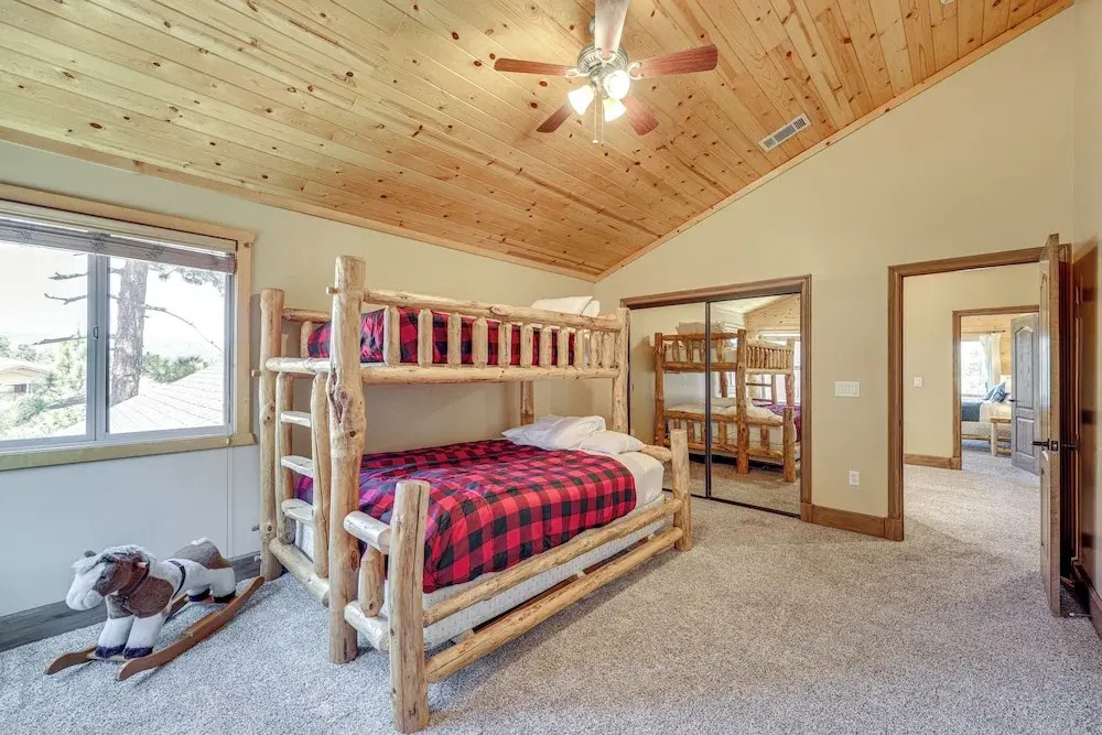 Walkable Big Bear Lake Home w/ Private Hot Tub!